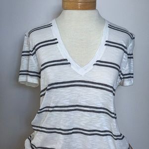 Casual Lou & Grey v-neck short sleeve stripe top